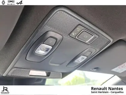 Photo 8 Renault Clio  1.6 E-Tech hybride 140ch Limited -21N