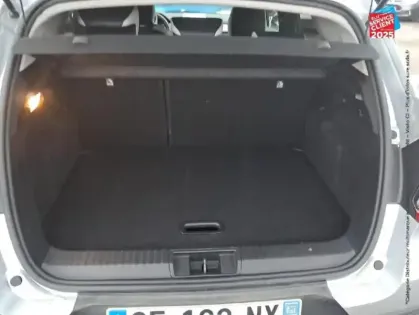 Photo 13 Renault Captur  1.6 E-Tech hybride 145ch Intens -21