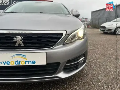 Photo 12 Peugeot 308  1.5 BlueHDi 130ch S&S Style EAT8