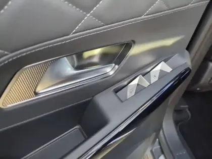 Photo 13 DS DS 7  Crossback PureTech 180ch Grand Chic Automatique 9cv 119g