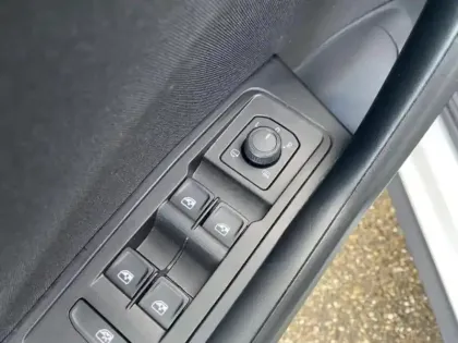 Photo 5 Volkswagen T-roc  1.0 TSI 110ch Life Plus