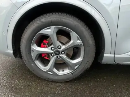 Photo 12 Ford Kuga  2.5 Duratec 180ch Hybrid FlexiFuel ST-Line X Powershift