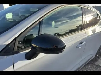 Photo 13 Renault Clio  1.6 E-Tech 145ch full hybrid esprit Alpine - 24