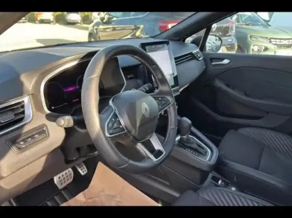 Photo 8 Renault Clio  1.6 E-Tech 145ch full hybrid esprit Alpine - 24