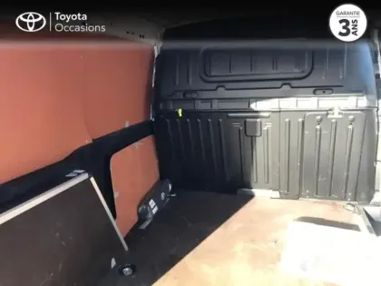 Photo 11 Toyota Yaris  116h Dynamic 5p MY22