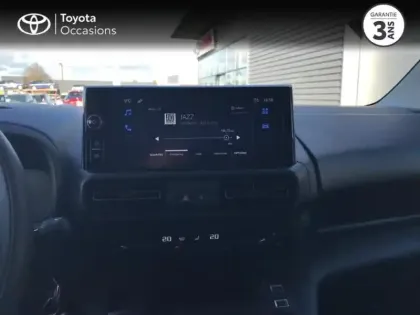 Photo 14 Toyota Yaris  116h Dynamic 5p MY22