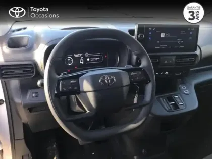 Photo 8 Toyota Yaris  116h Dynamic 5p MY22