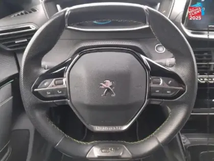 Photo 11 Peugeot 208  e- 136ch GT Pack