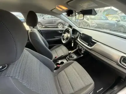 Photo 9 Kia Stonic  1.0 T-GDi 120ch MHEV Active iBVM6