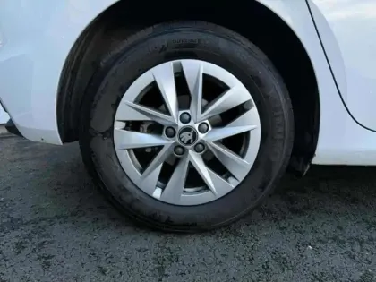 Photo 6 Skoda Fabia  1.0 TSI Evo2 95ch Selection