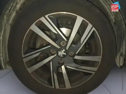 Photo 24 Peugeot 208  1.2 PureTech 100ch S&S Allure 118g