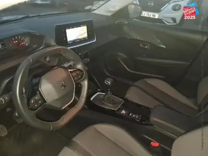 Photo 14 Peugeot 208  1.2 PureTech 100ch S&S Allure 118g