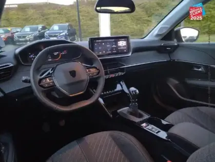 Photo 29 Peugeot 208  1.2 PureTech 100ch S/S Allure Camera Carplay