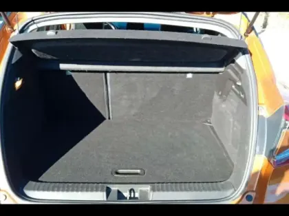 Photo 11 Renault Captur  1.6 E-Tech hybride 145ch Intens -21