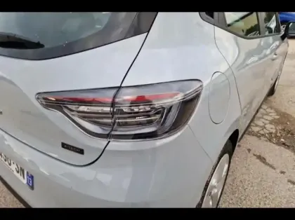 Photo 13 Renault Clio  1.6 E-Tech 145ch full hybrid Evolution - 24