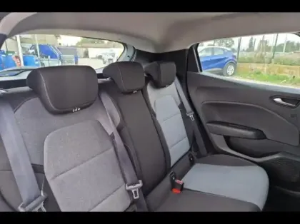 Photo 10 Renault Clio  1.6 E-Tech 145ch full hybrid Evolution - 24