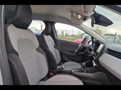 Photo 9 Renault Clio  1.6 E-Tech 145ch full hybrid Evolution - 24