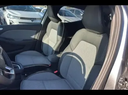 Photo 9 Renault Clio  1.6 E-Tech 145ch full hybrid Techno - 24