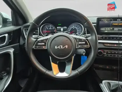 Photo 11 Kia Ceed  SW 1.6 CRDI 136ch MHEV Active GPS Camera