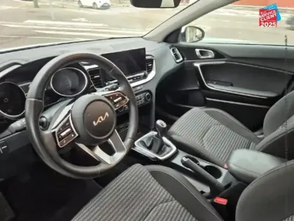 Photo 14 Kia Ceed  SW 1.6 CRDI 136ch MHEV Active GPS Camera