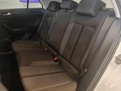 Photo 8 Volkswagen T-roc  1.0 TSI 116ch VW Edition