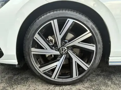 Photo 6 Volkswagen Golf  SW 1.5 eTSI OPF 130ch R-Line DSG7