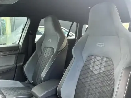 Photo 9 Volkswagen Golf  SW 1.5 eTSI OPF 130ch R-Line DSG7