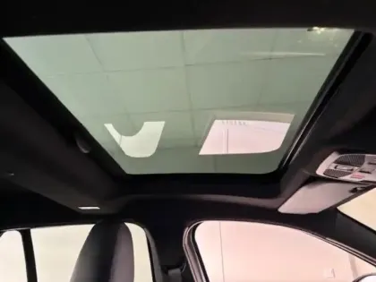 Photo 7 Jeep Avenger  1.2 Turbo T3 145ch MHEV Overland BVR6 4xe