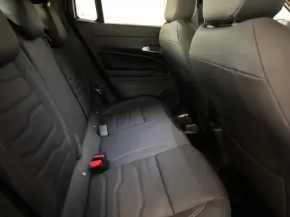 Photo 14 Jeep Avenger  1.2 Turbo T3 145ch MHEV Overland BVR6 4xe