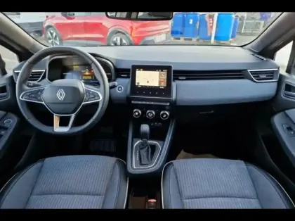 Photo 8 Renault Clio  1.6 E-Tech 145ch full hybrid Techno - 24