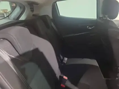 Photo 10 Renault Clio  0.9 TCe 90ch Génération - 19 5p