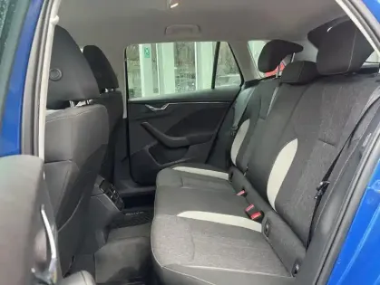 Photo 10 Skoda Kamiq 1.0 TSI Evo 110 ch DSG7 Style