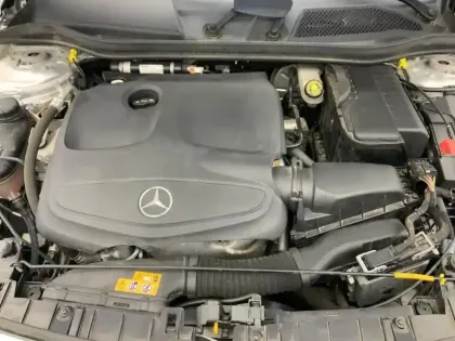 Photo 6 Mercedes GLA  180 7-G DCT Sensation