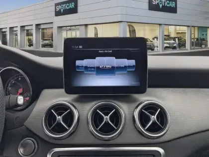 Photo 21 Mercedes GLA  180 7-G DCT Sensation