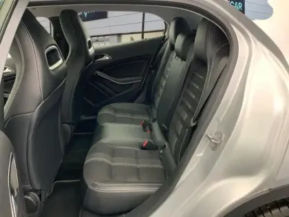 Photo 22 Mercedes GLA  180 7-G DCT Sensation