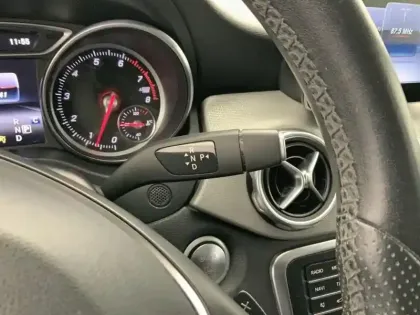 Photo 23 Mercedes GLA  180 7-G DCT Sensation