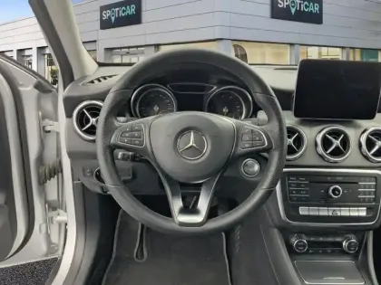 Photo 11 Mercedes GLA  180 7-G DCT Sensation