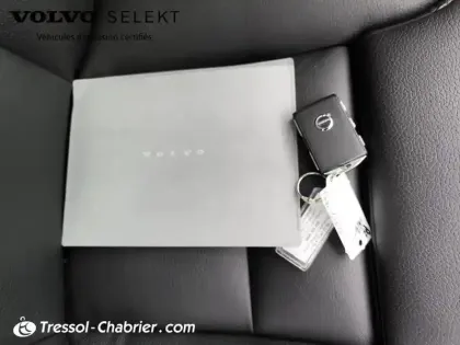 Photo 15 Volvo Xc60  T6 Recharge AWD 253 ch + 145 ch Geartronic 8 Ultimate Style Dark