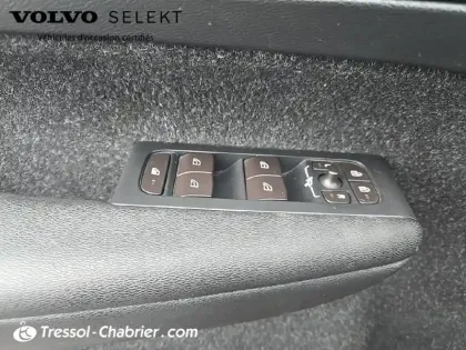 Photo 16 Volvo Xc40  D3 AdBlue 150 ch Geartronic 8 R-Design