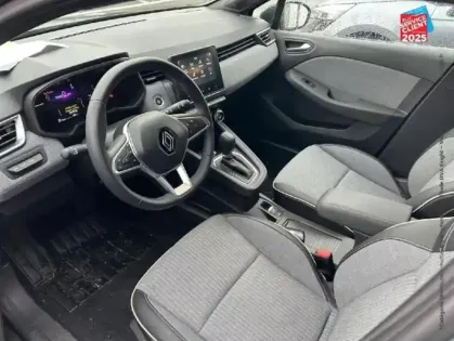 Photo 14 Renault Clio  1.6 E-Tech 145ch full hybrid Techno - 24