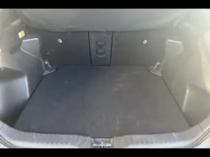 Photo 8 Toyota Yaris  Cross 130h Design Pack Cargo RAC AWD-i