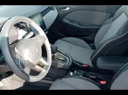 Photo 9 Renault Clio  1.6 E-Tech 145ch full hybrid Techno - 24