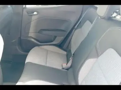 Photo 10 Renault Clio  1.6 E-Tech 145ch full hybrid Techno - 24