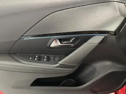 Photo 13 Peugeot 208  e- 136ch GT