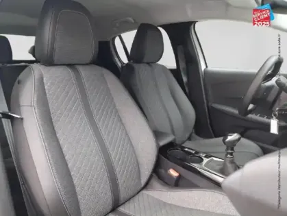 Photo 4 Peugeot 208  1.2 100ch S/S Allure Radar AV/AR Carplay