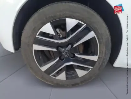 Photo 24 Peugeot 208  1.2 100ch S/S Allure Radar AV/AR Carplay