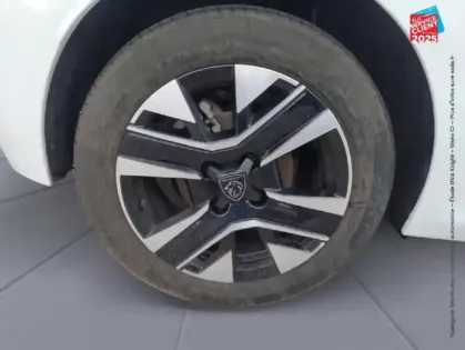 Photo 9 Peugeot 208  1.2 100ch S/S Allure Radar AV/AR Carplay