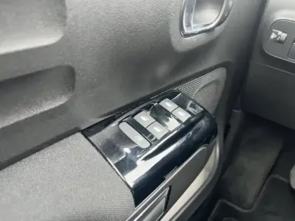 Photo 12 Citroën C3  1.2 PureTech 83ch S&S Shine 130g