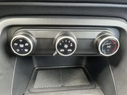 Photo 12 Citroën C3  1.2 Turbo 100ch PLUS