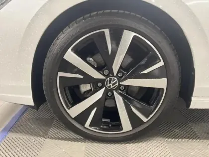 Photo 8 Volkswagen Golf  1.5 TSI EVO2 116ch VW Edition